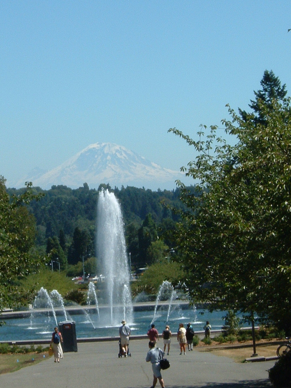 RainieratUWFountain